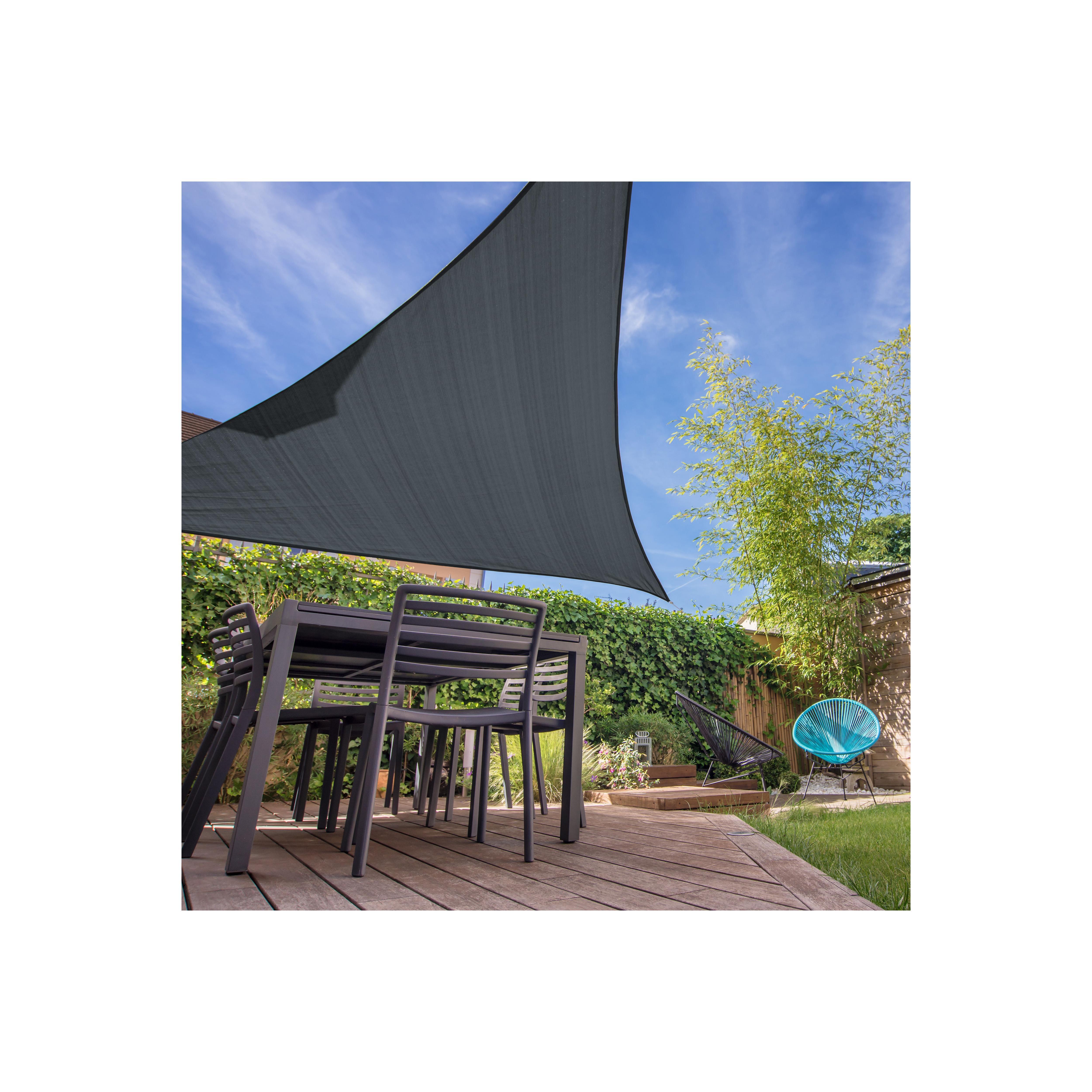 Voile dombrage fort triangulaire