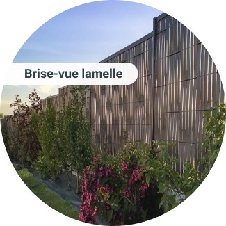 Photo d'un brise-vue en lamelle